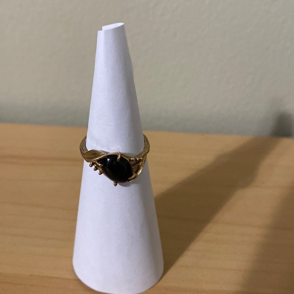 Vintage Black Coral and Gold Ring